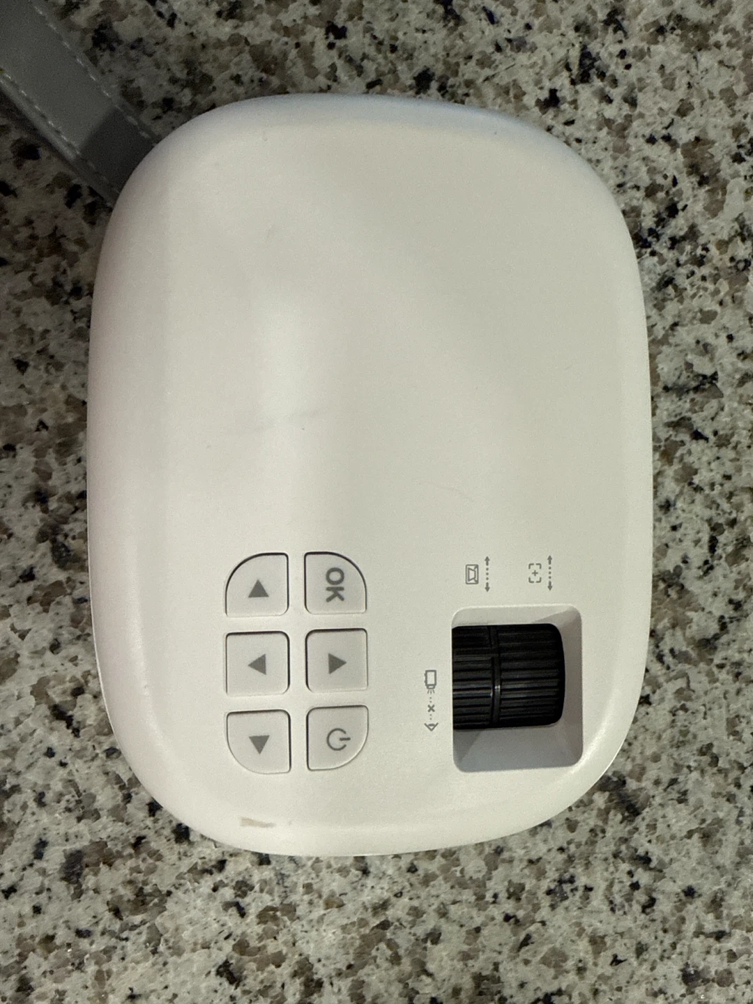 NEW White Portable Projector - photo 2