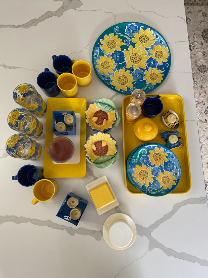 Sunflower Pattern Dinnerware Set - photo 3