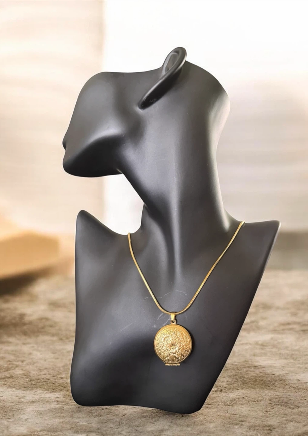 Vintage Floral Locket Necklace - photo 2