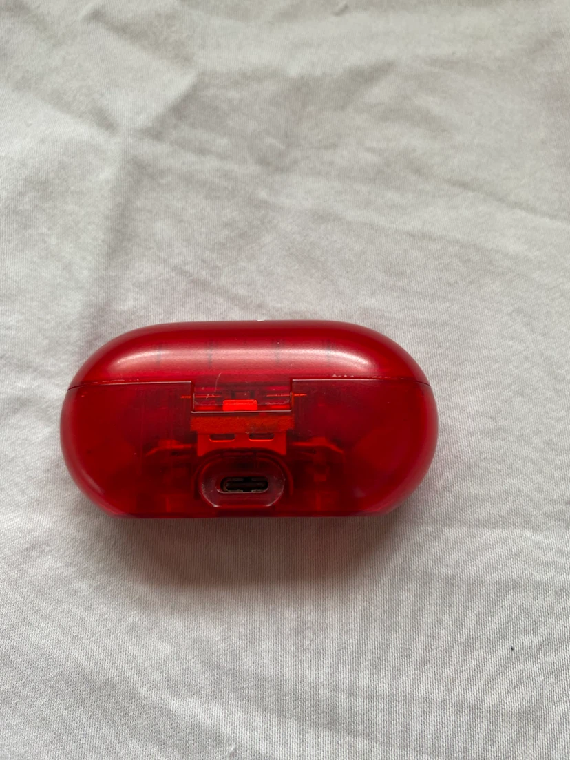 Beats Studio Buds Charging Case - Red - photo 3