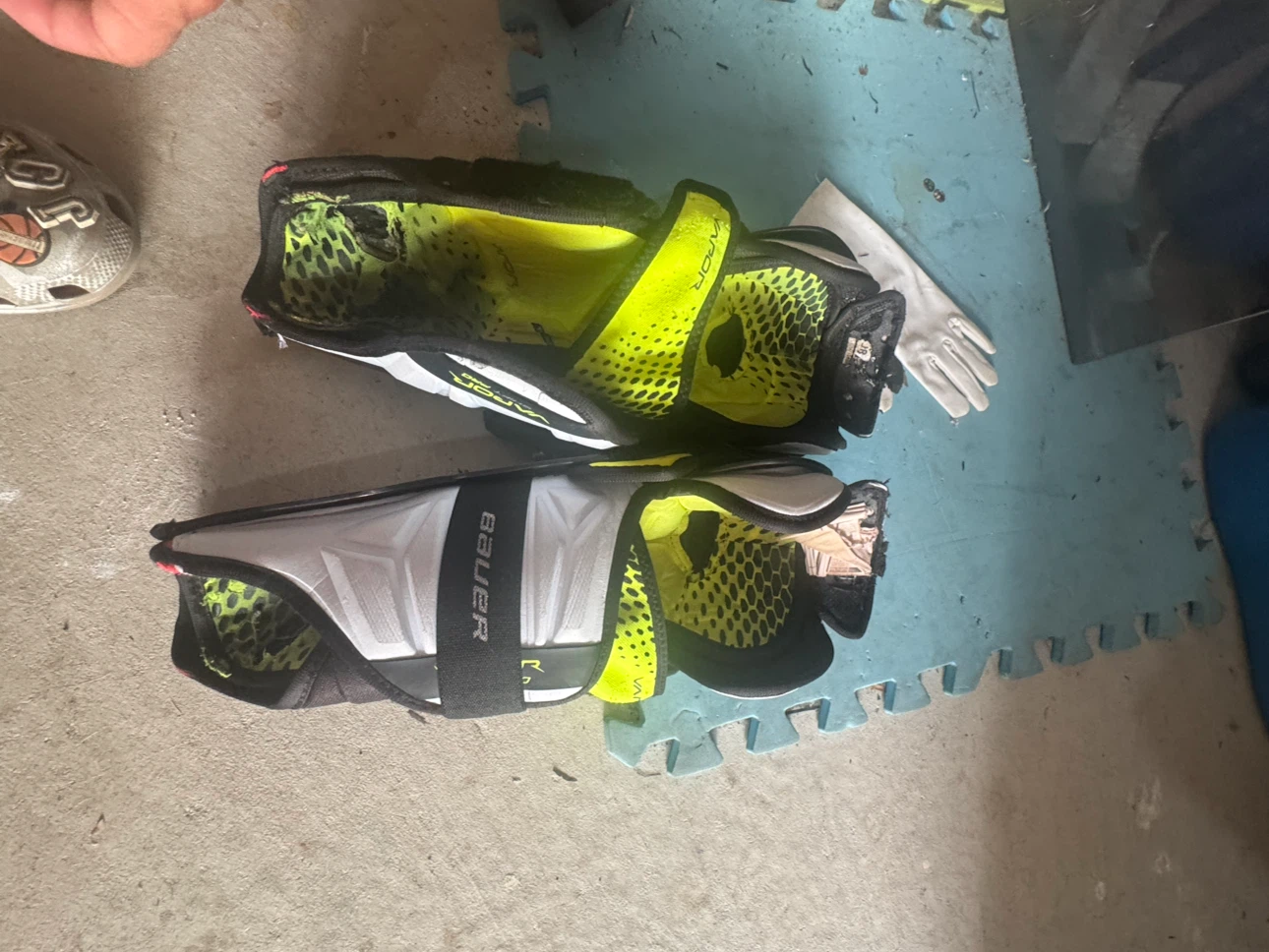 Bauer Hockey Shin Guards - photo 2