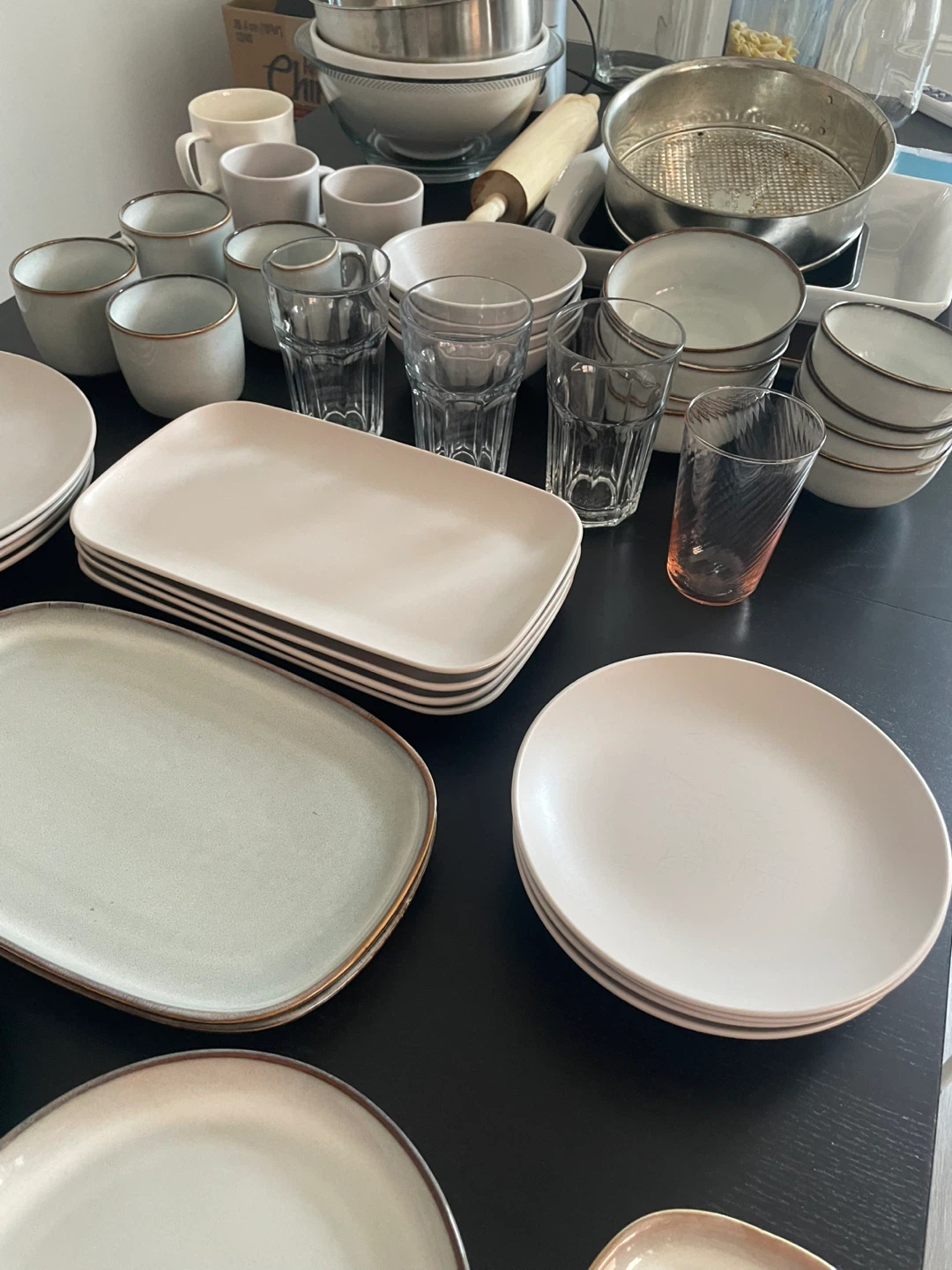 MOVING OUT SALE - Assorted Kitchenware and Dinnerware Set - photo 2