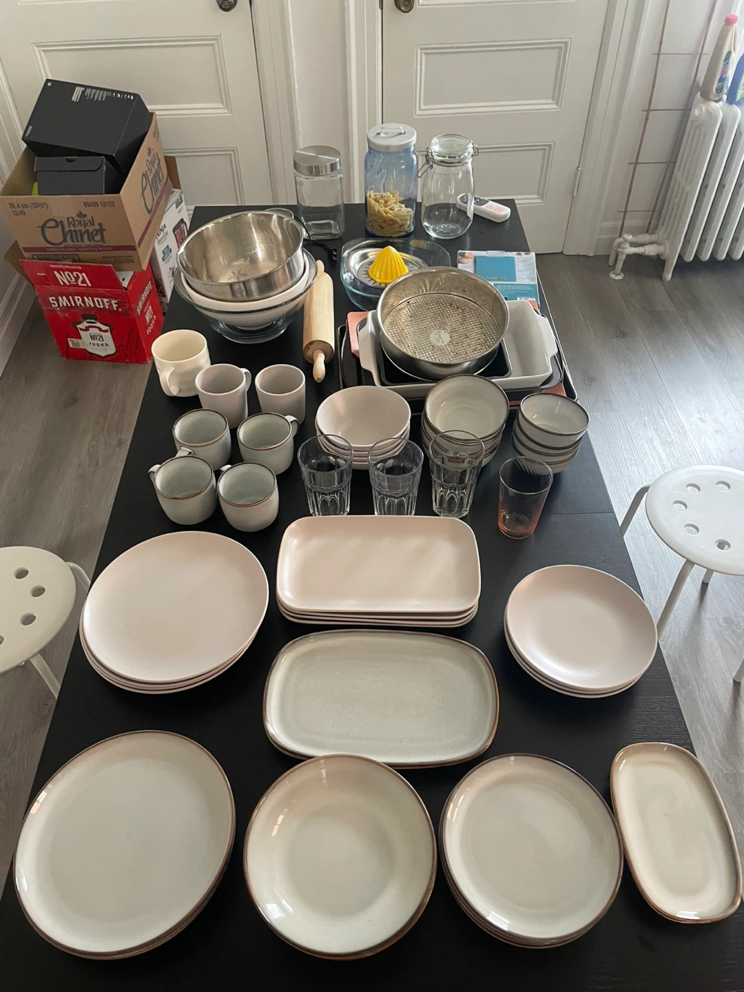 MOVING OUT SALE - Assorted Kitchenware and Dinnerware Set