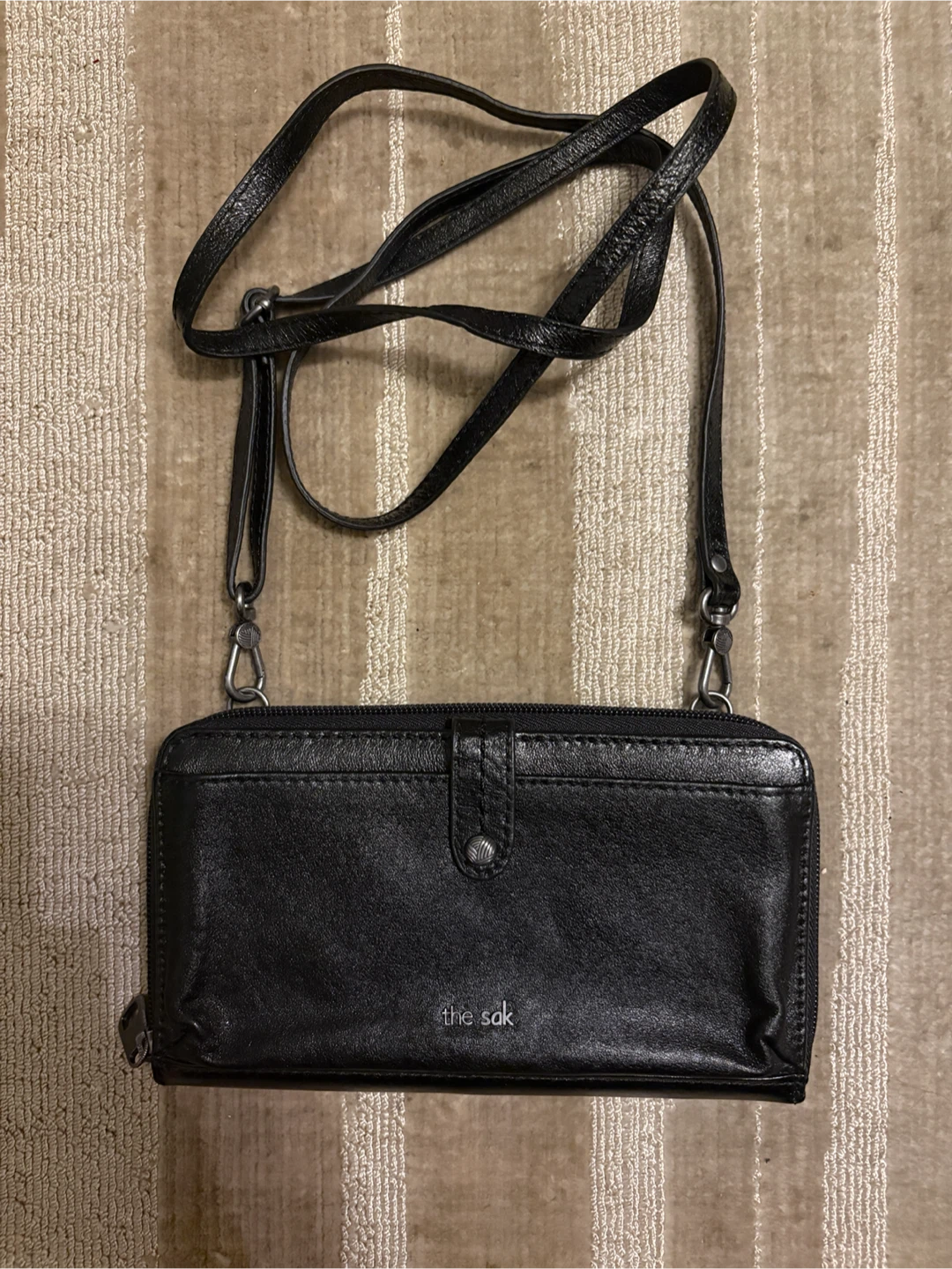 The Sak Black Leather Phone Wallet Crossbody
