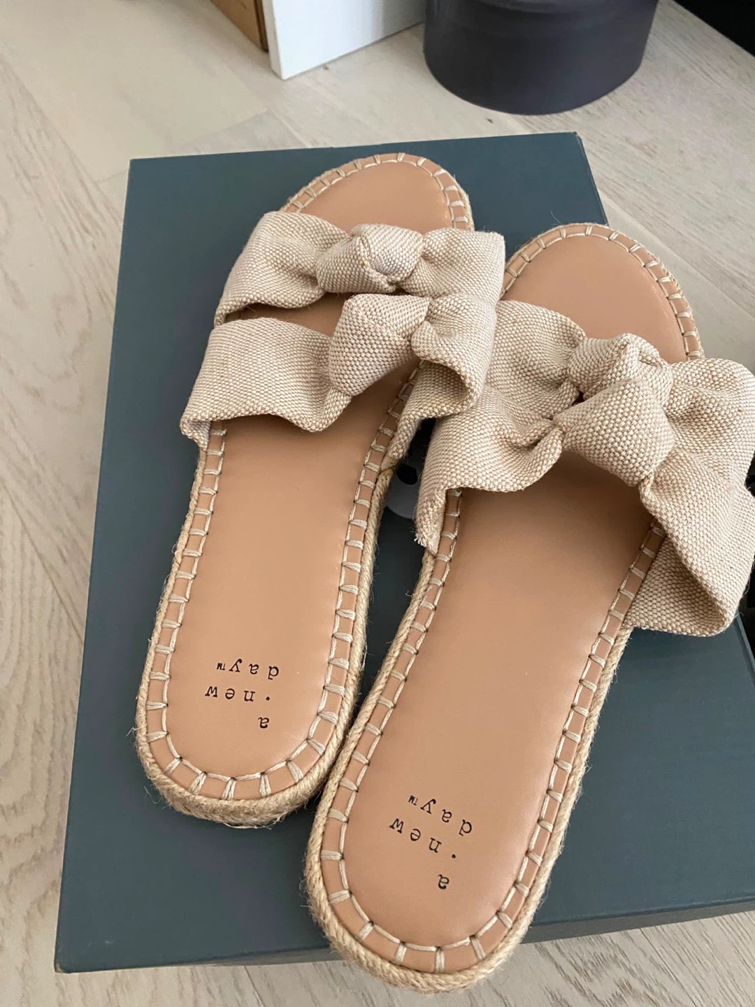 A New Day Women's Slip On Slides Tan Bow Size 11