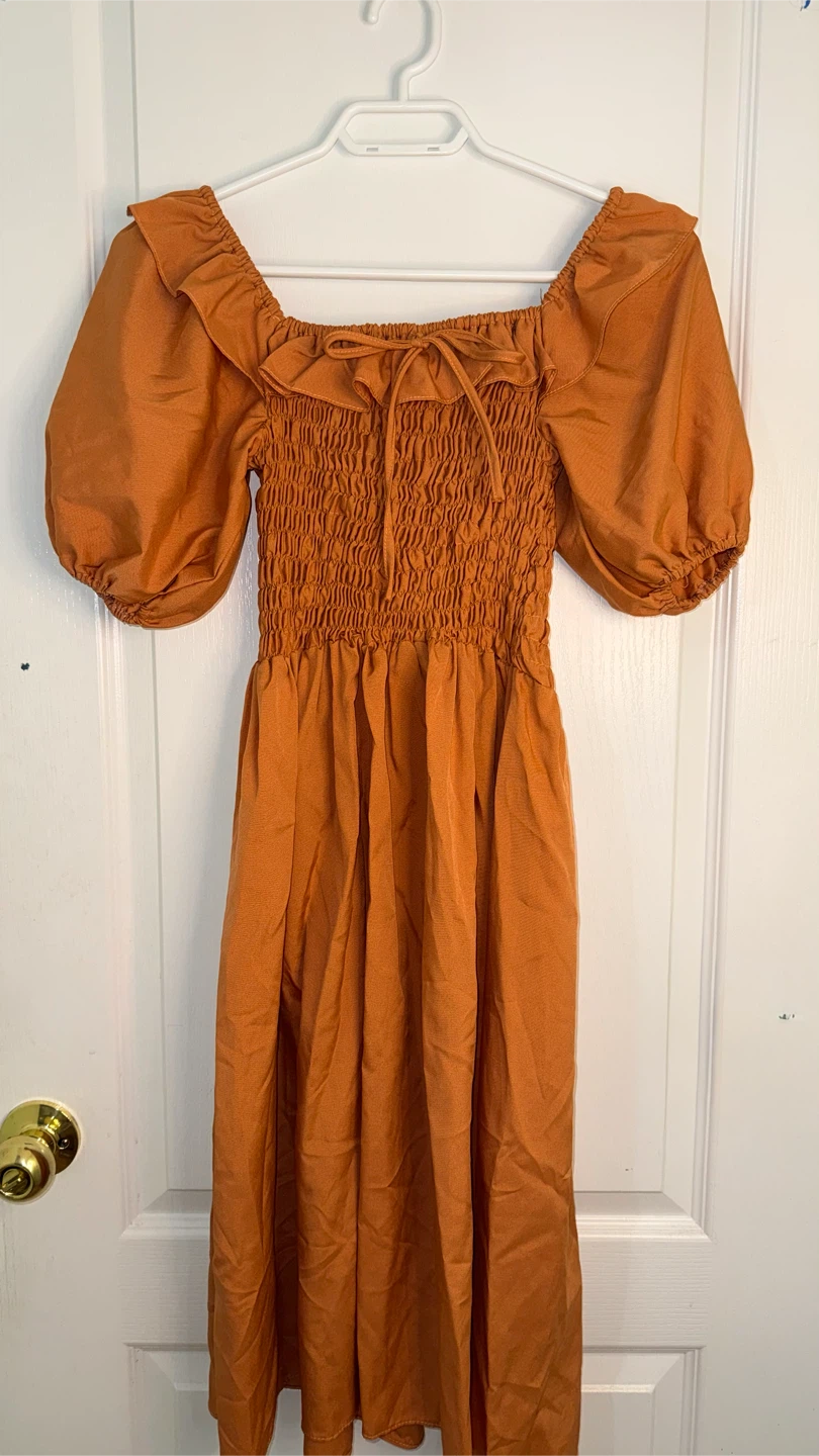 DRESS