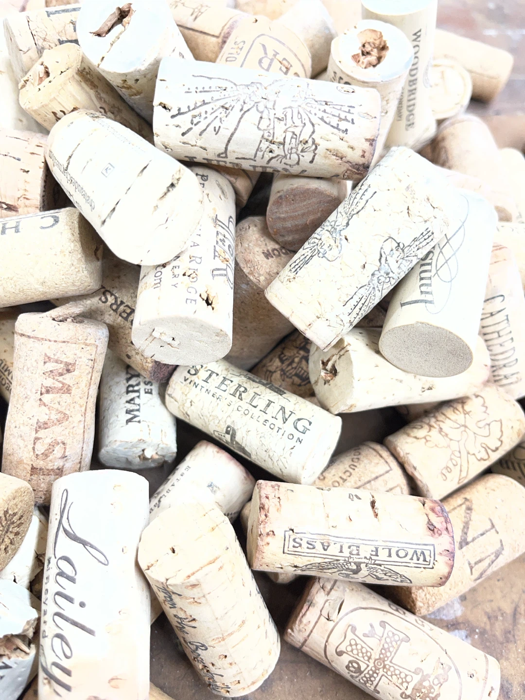 Bulk Lot (125 pc) of Assorted Wine Corks - photo 2