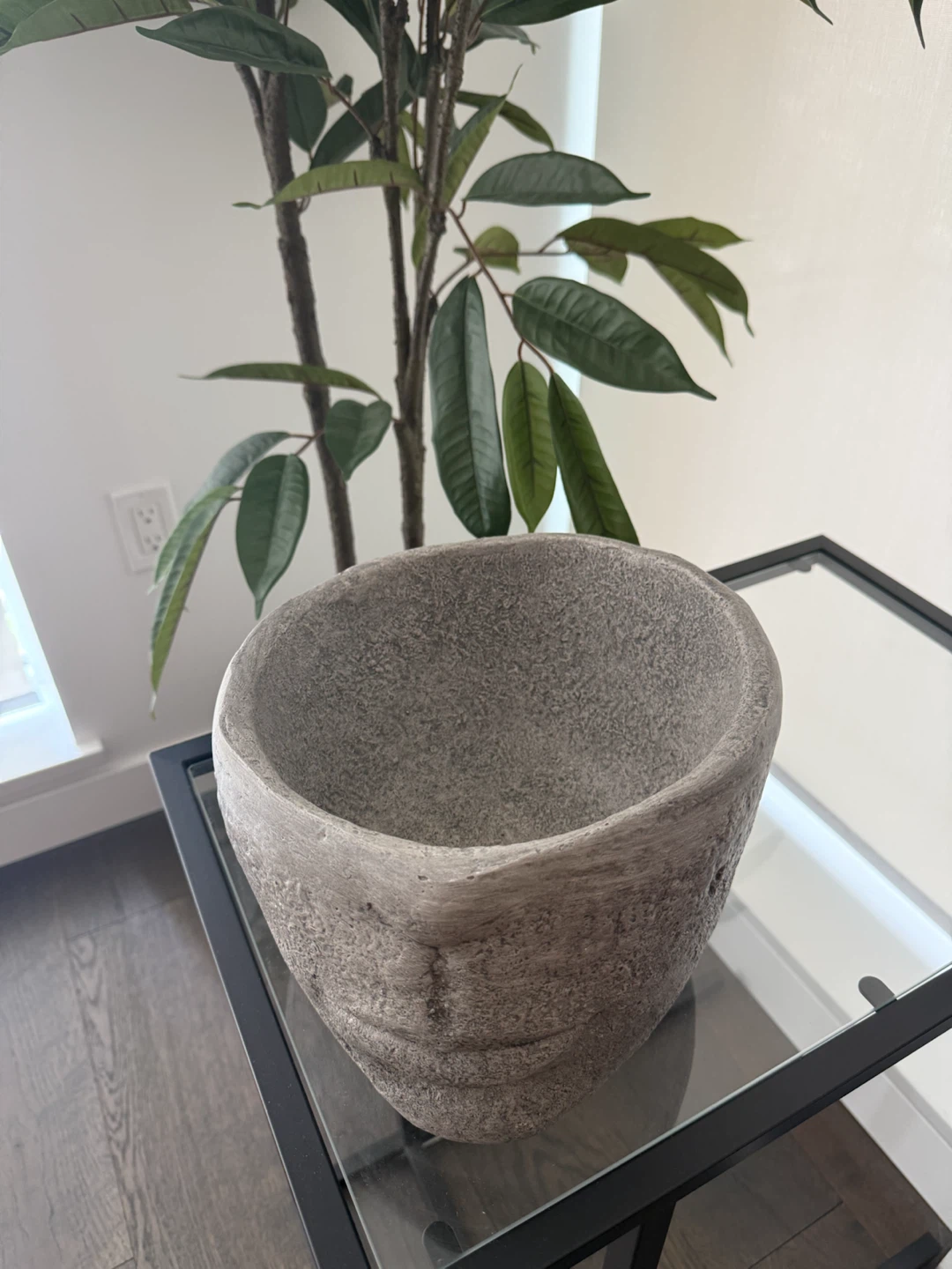 Stone face planter pot