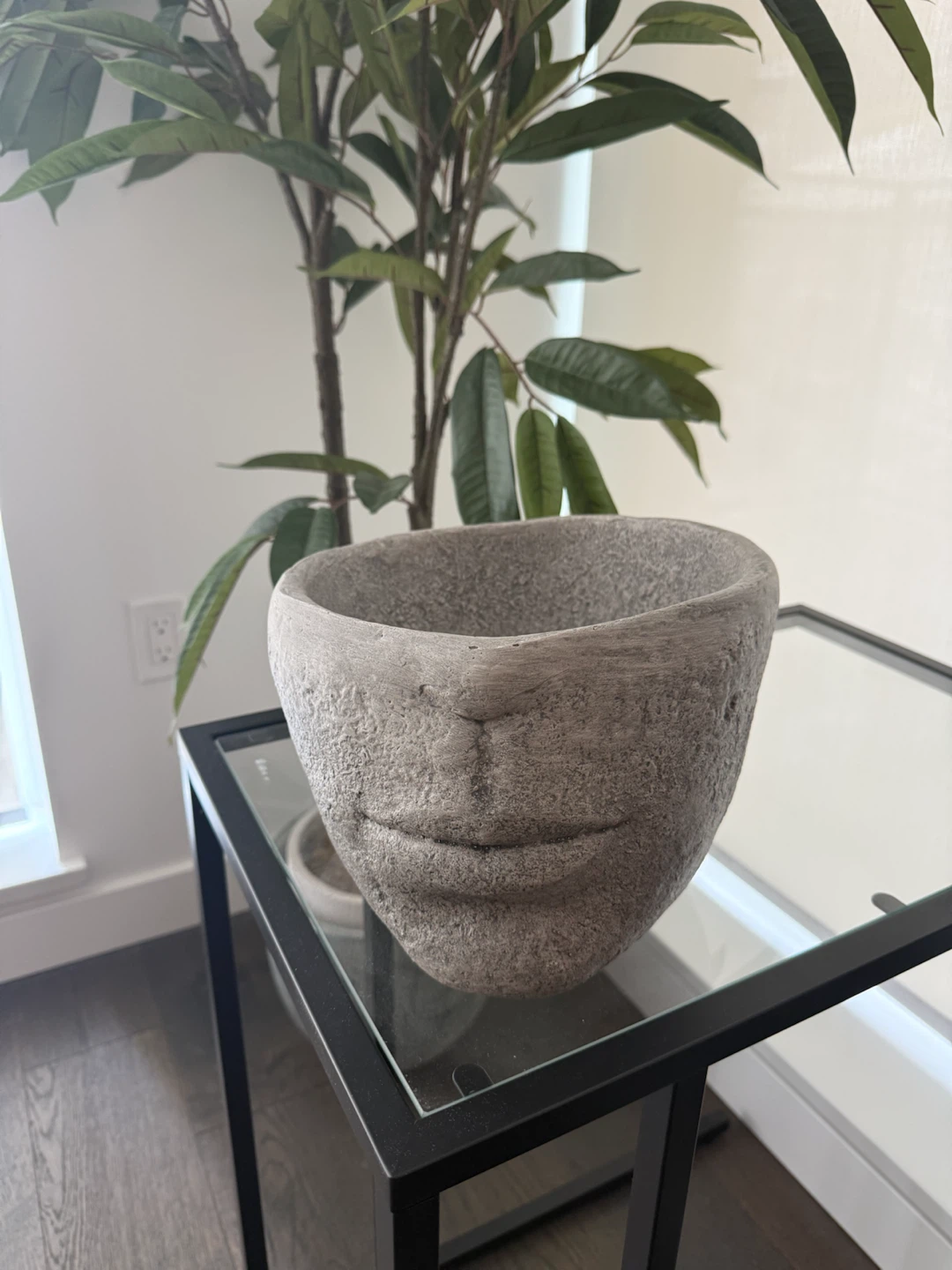 Stone face planter pot - photo 2