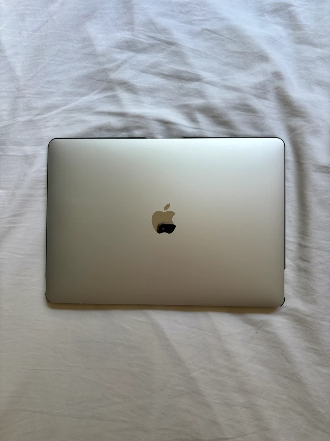 MacBook Air 13 inch M1 2020 8GB RAM 256gb SSD