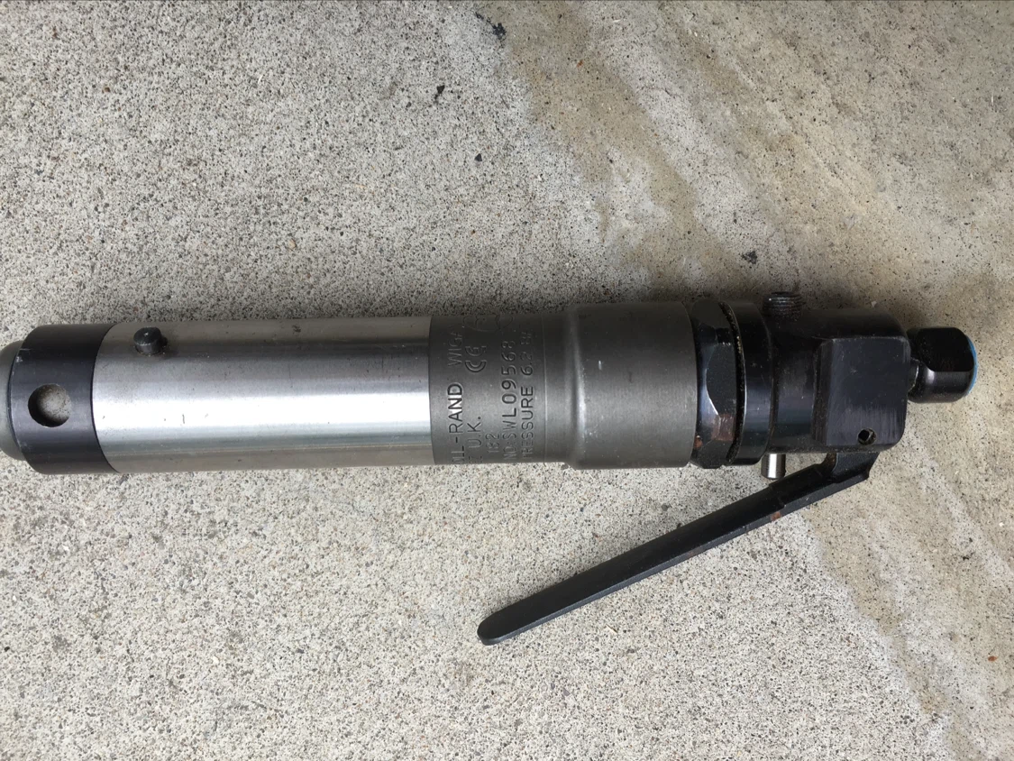 INGERSOLL RAND AIR CHISEL SCALER - photo 2