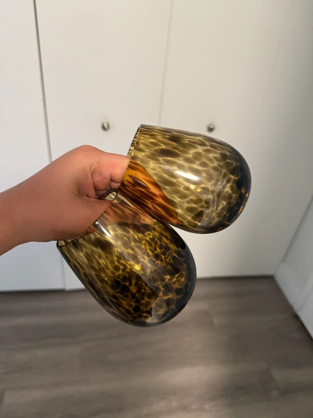 Set of 2 Tortoiseshell Wine Glasses - photo 2