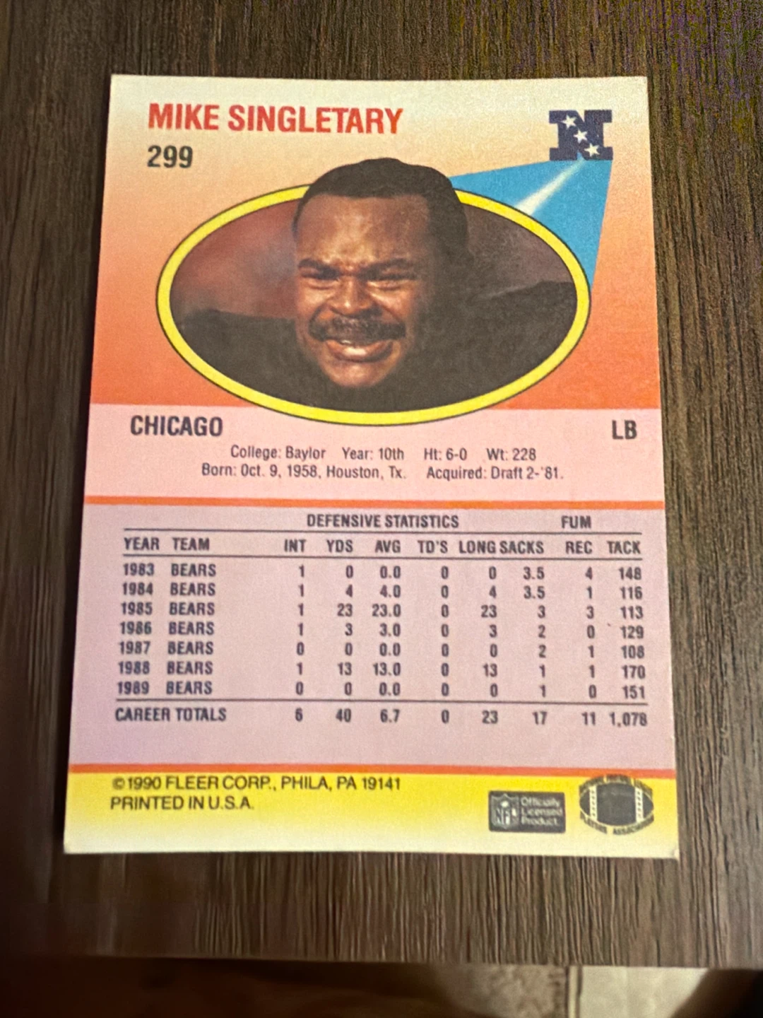 1990 Fleer Mike Singletary Chicago Bears Football Card #299 - photo 2