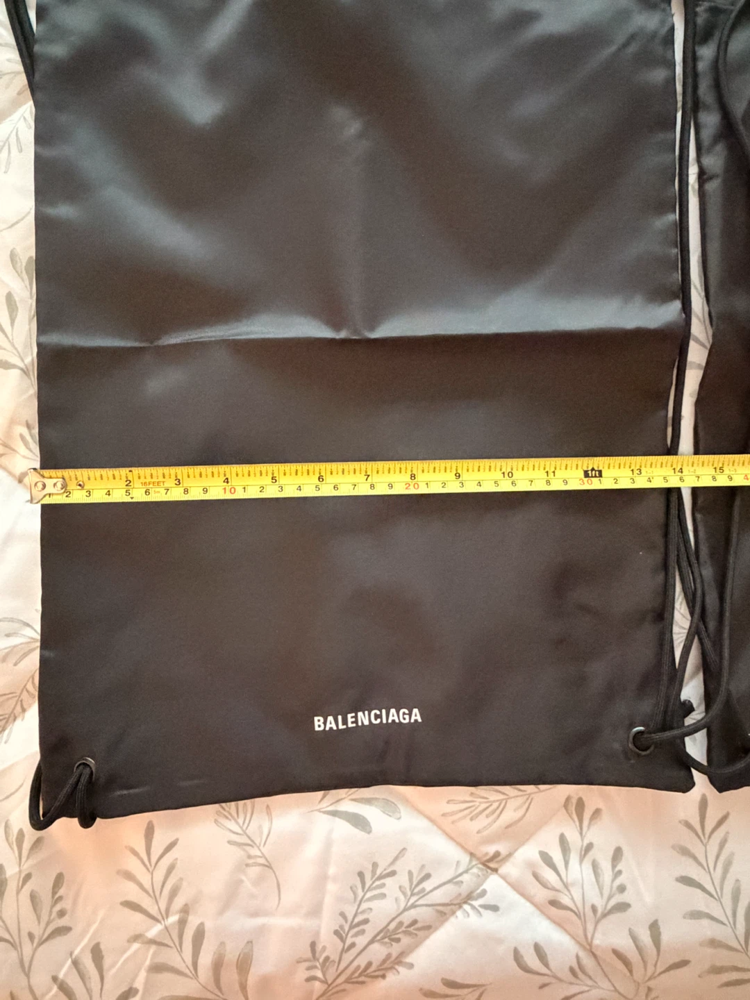 Balenciaga Black Drawstring Bag - photo 3