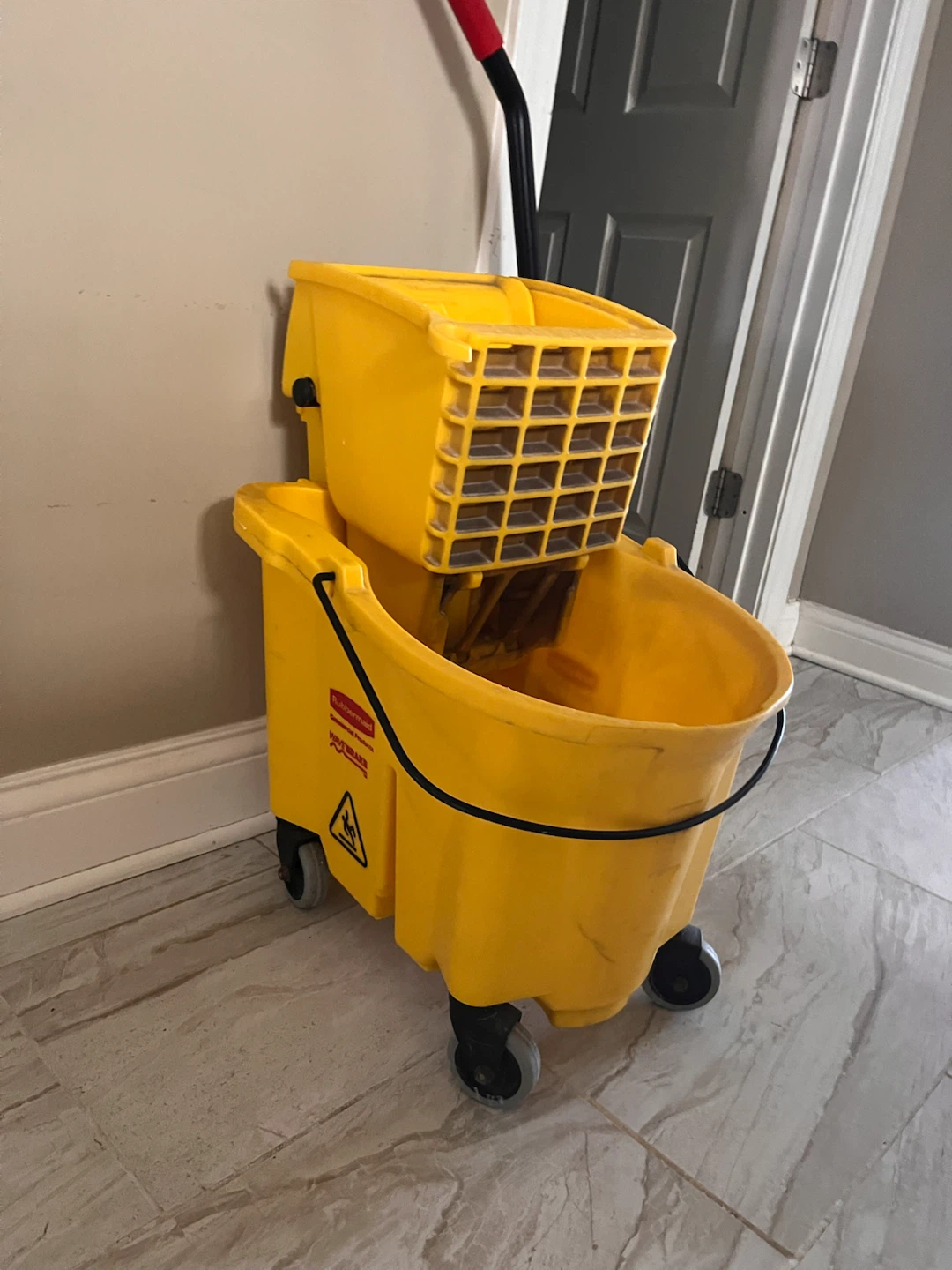 Rubbermaid Yellow Mop Bucket with Wringer