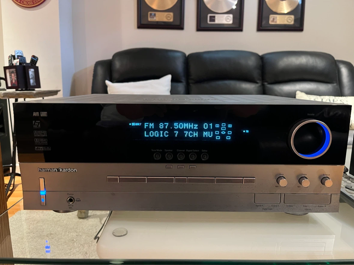 -Harman Kardon AVR 335 -B & W CC6  -Axiom AX-5's - photo 4