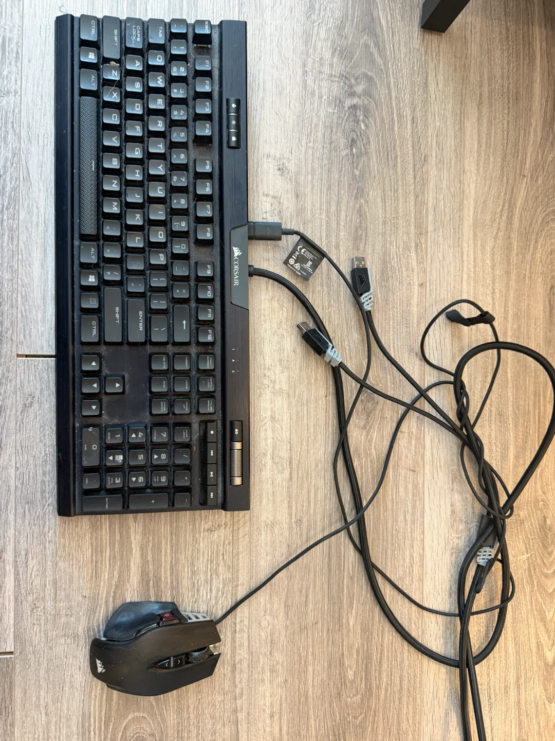 Corsair K70 RGB MK.2 Mechanical Gaming Keyboard & Mouse Bundle - photo 2