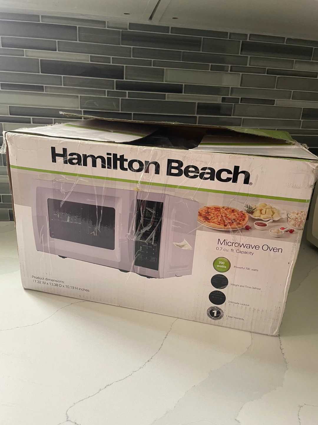 MOVING OUT Hamilton Beach Microwave Oven