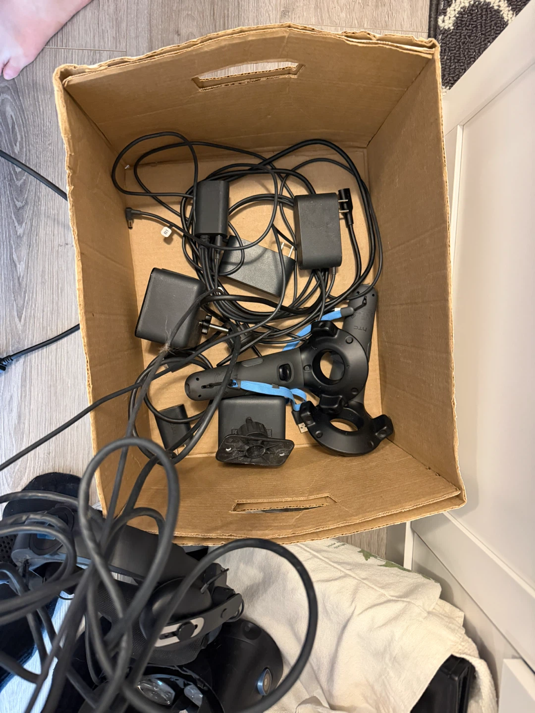 Valve Index VR Headset with Controllers and Accessories