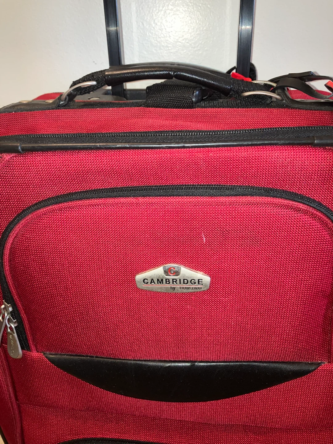 Cambridge by Travelway Rolling Carry-on - photo 2