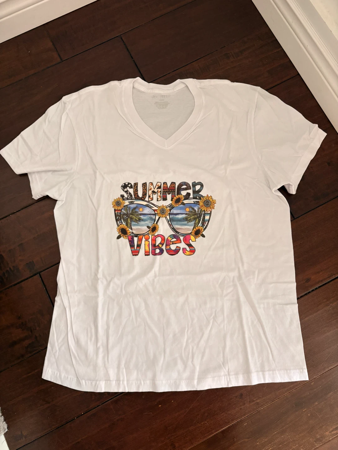 7 assorted Graphic T-Shirts - photo 2