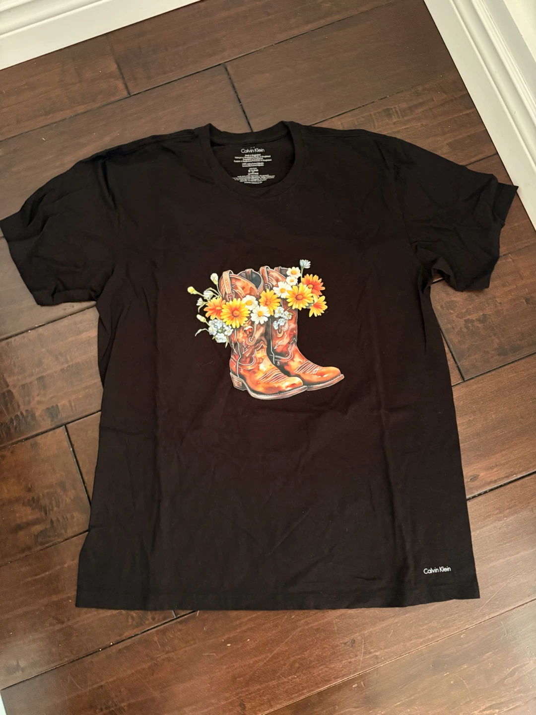 7 assorted Graphic T-Shirts - photo 3