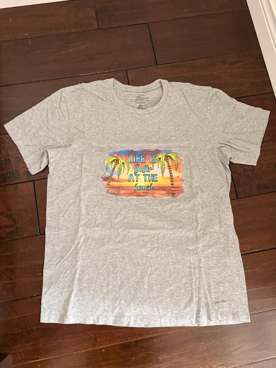 7 assorted Graphic T-Shirts - photo 4