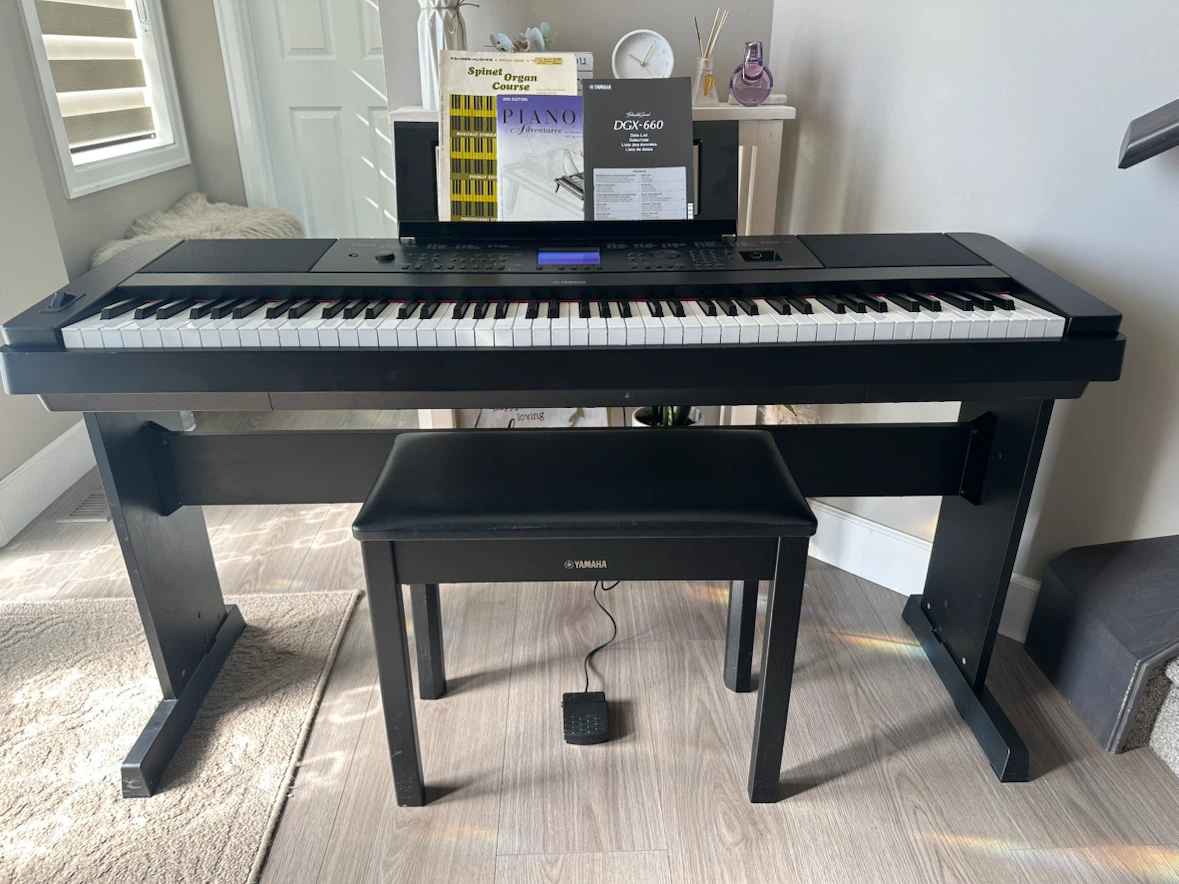 Premium YAMAHA Digital Piano Keybord w/ Authentic weighted keys