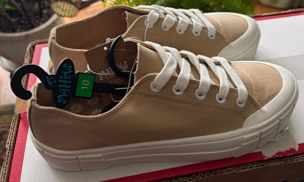 New Women’s Size and 10 Mad Love Tan Lace Sneakers