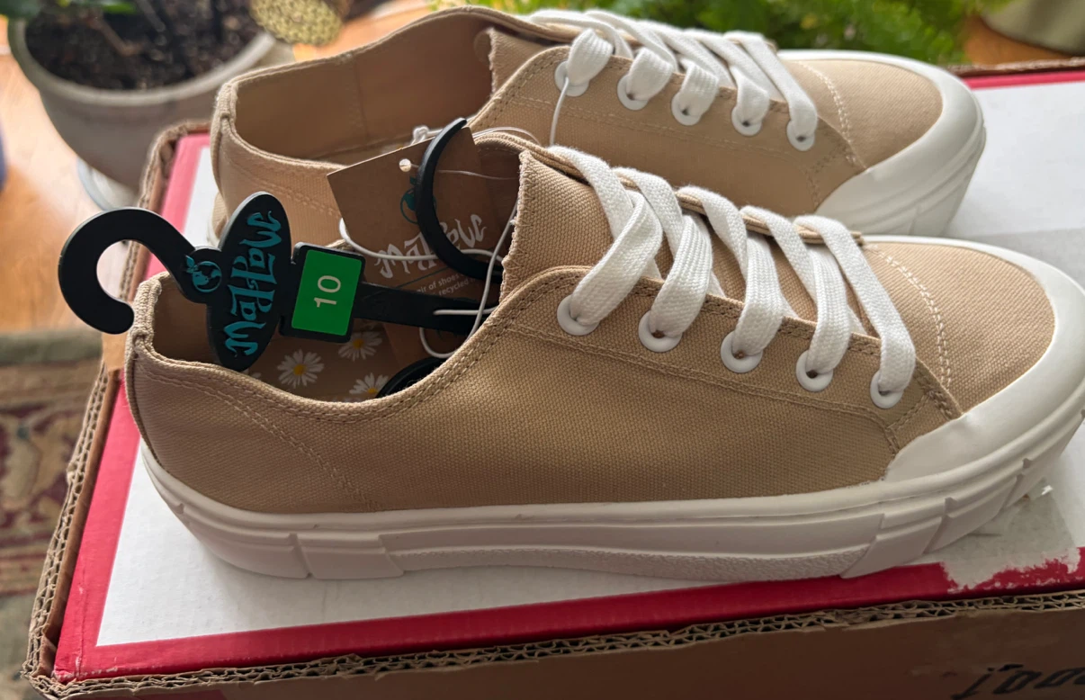 New Women’s Size and 10 Mad Love Tan Lace Sneakers - photo 4