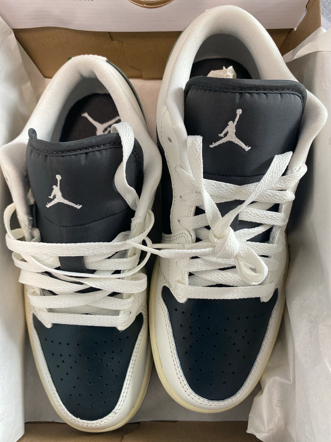 NEW Women’s Air Jordan 1 Low SE Sneakers - photo 2