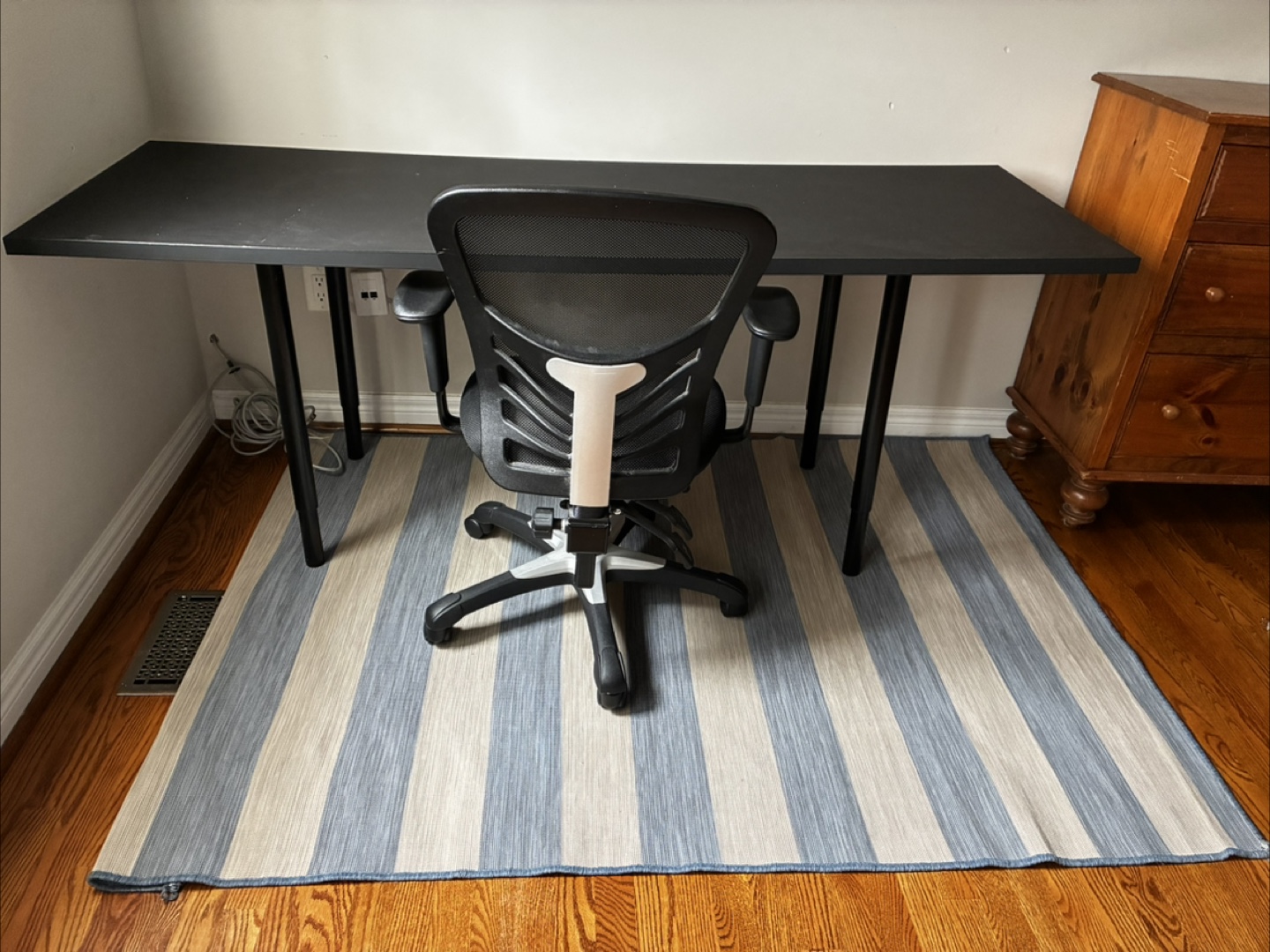 Black Mesh Office Chair - photo 3