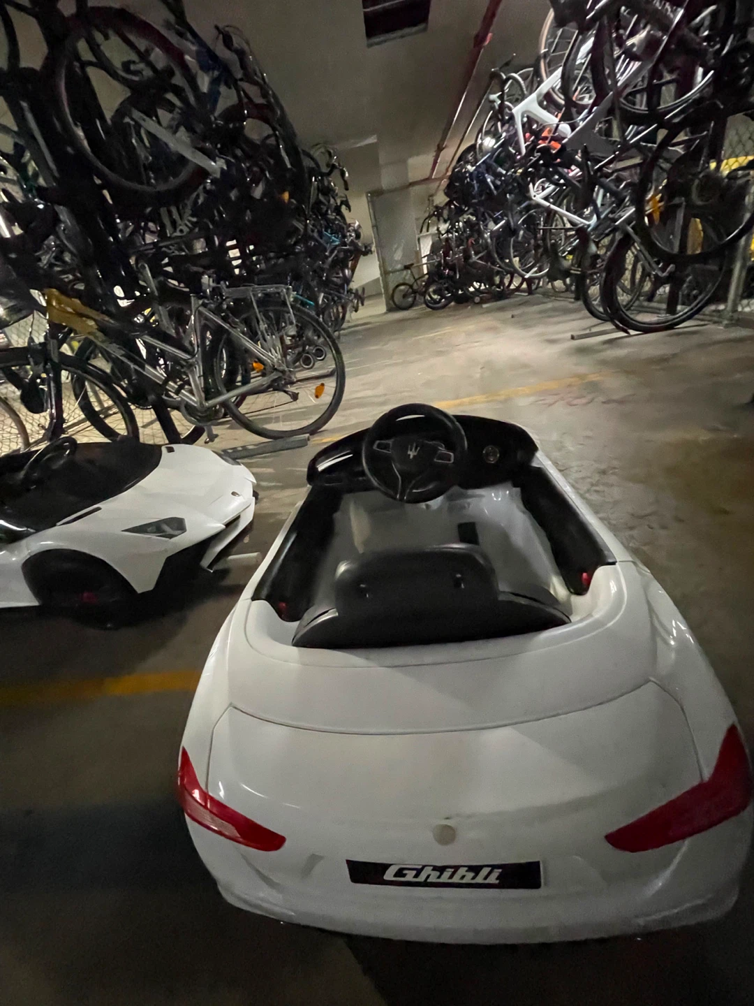 Maserati Ghibli Ride-On Toy Car - photo 2