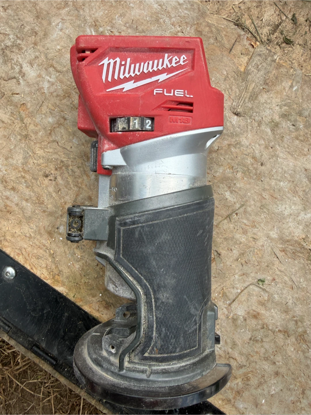 Milwaukee M18 FUEL Compact Router - photo 2
