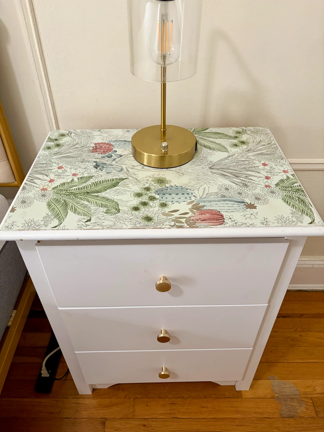 6-Drawer Dresser w/ Matching 3-Drawer Night Stands - photo 4