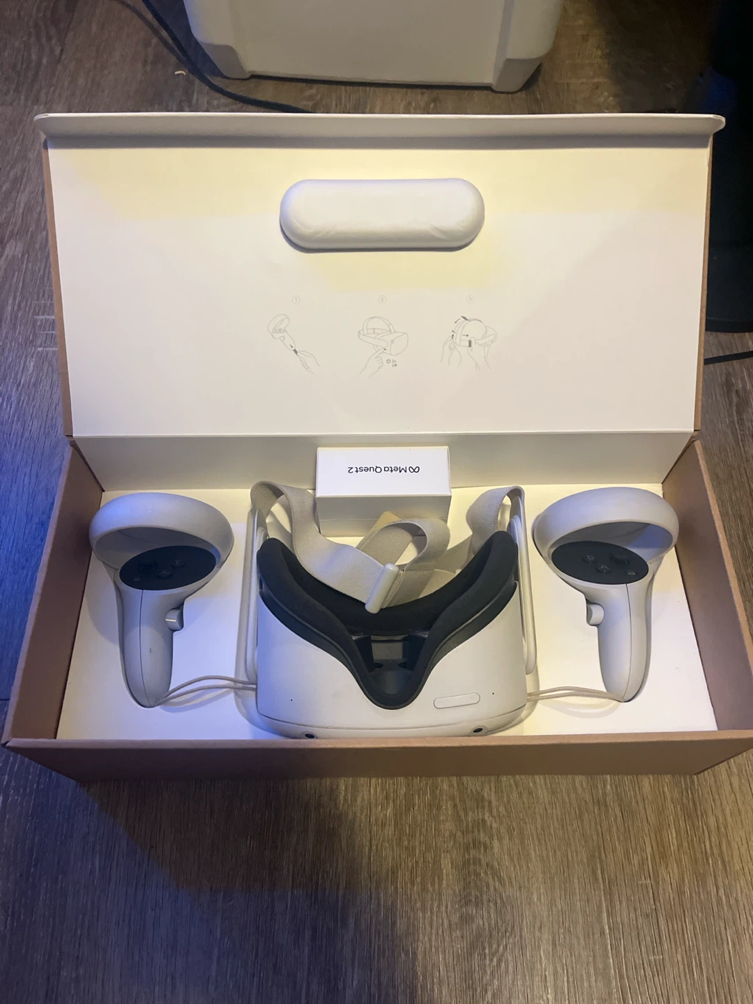 Meta Quest 2 VR 64gb Headset with Controllers