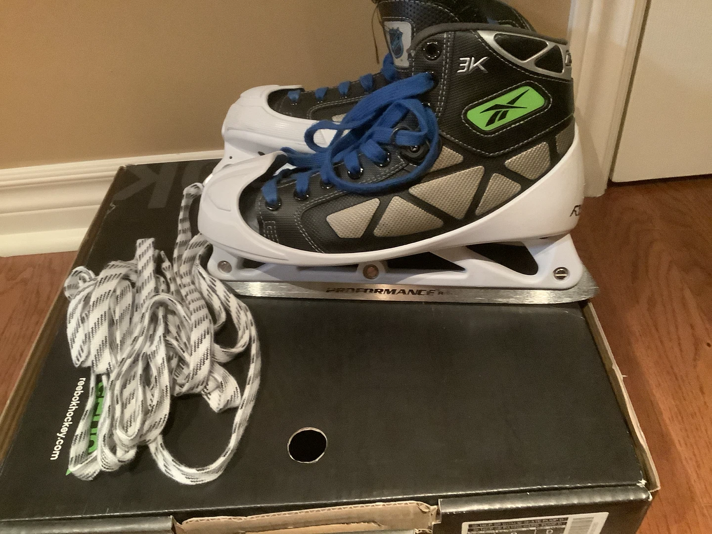 Reebok 3K Hockey Skates Size 5.5
