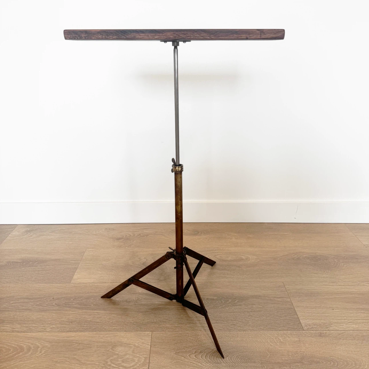 Industrial upcycled vintage side table- Brass tripod base - photo 2