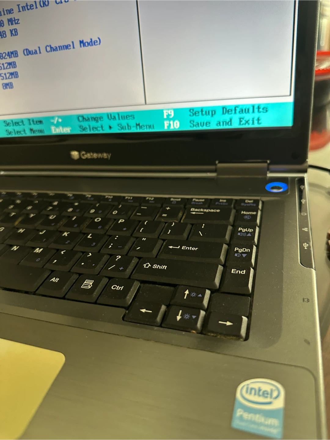 Gateway Laptop Computer - photo 3