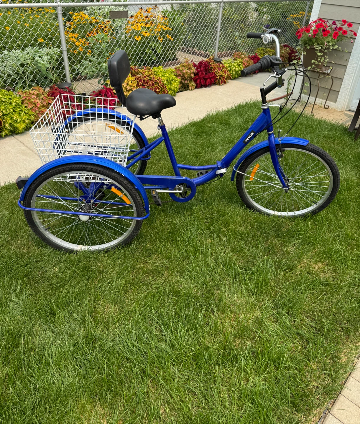 7 speed Tricycle with Basket. Foldable. $150.00 or best offer. - photo 3
