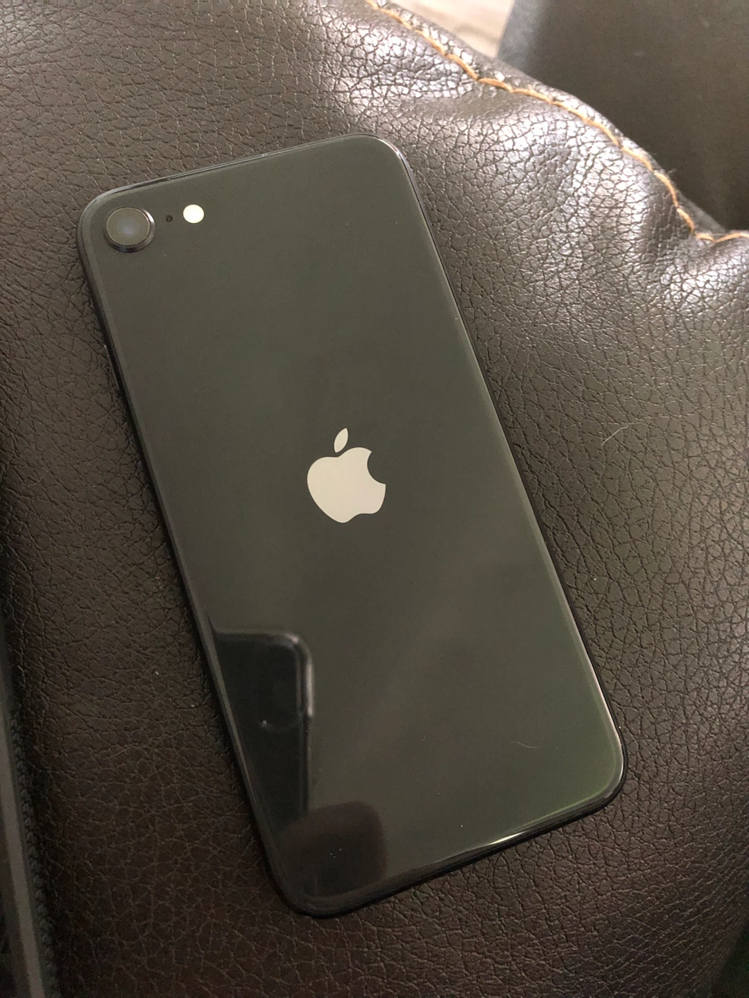 Apple iPhone SE (2nd generation) - Black, brand new battery - photo 3