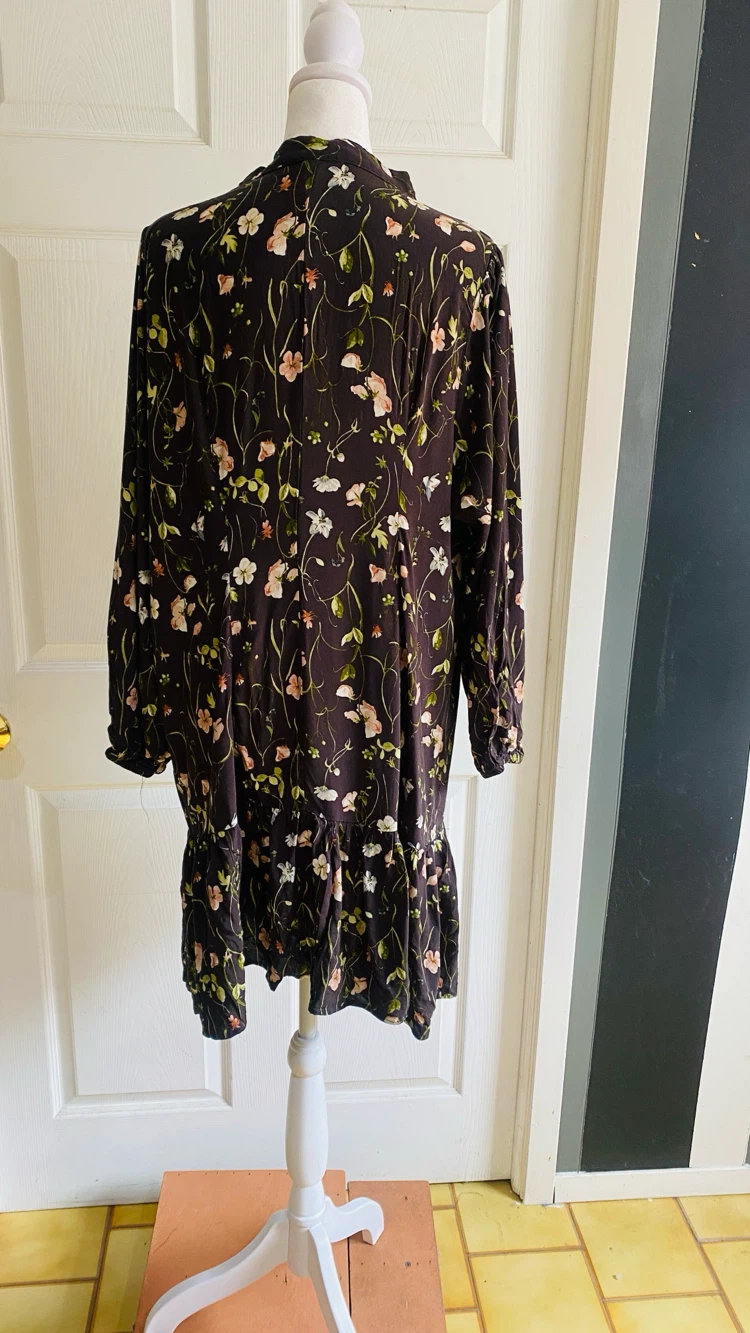H and M viscose dress size xl - photo 2