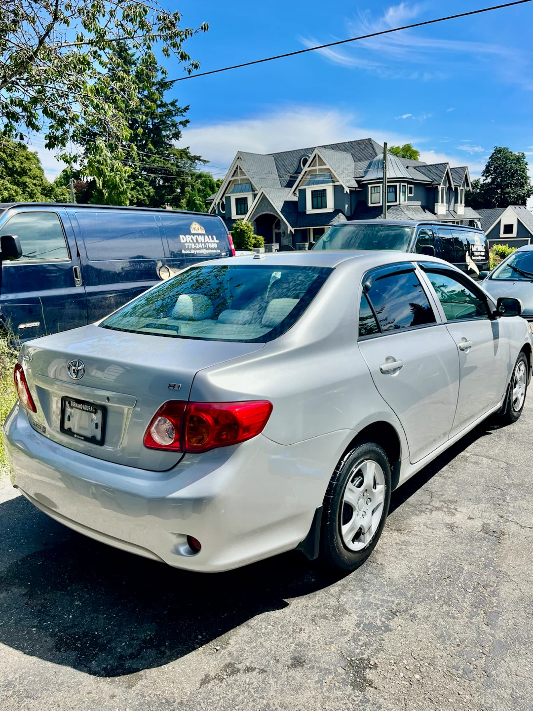Silver Toyota Corolla Sedan - photo 4