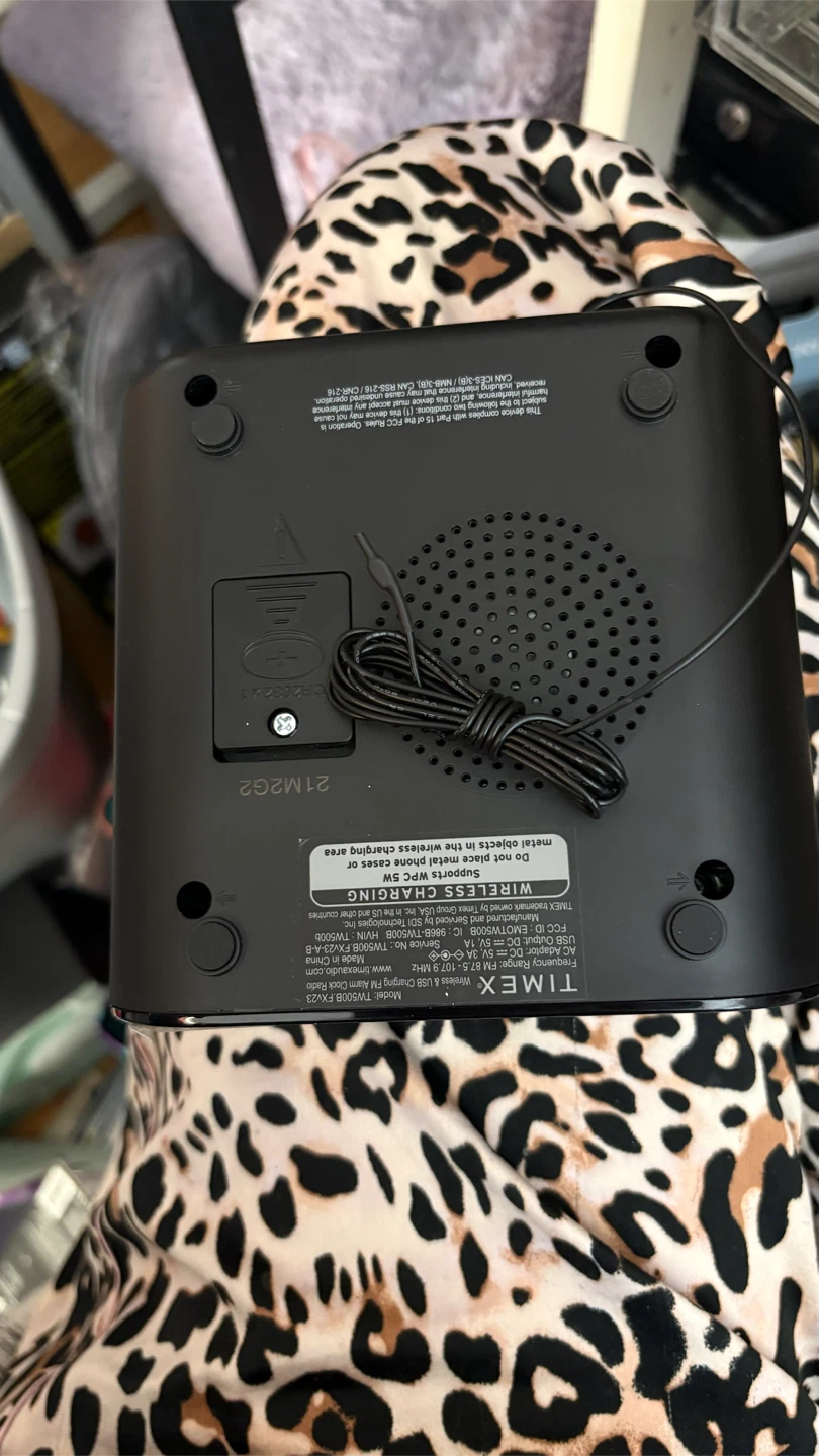 Timex Wireless Charging Alarm Clock - photo 2