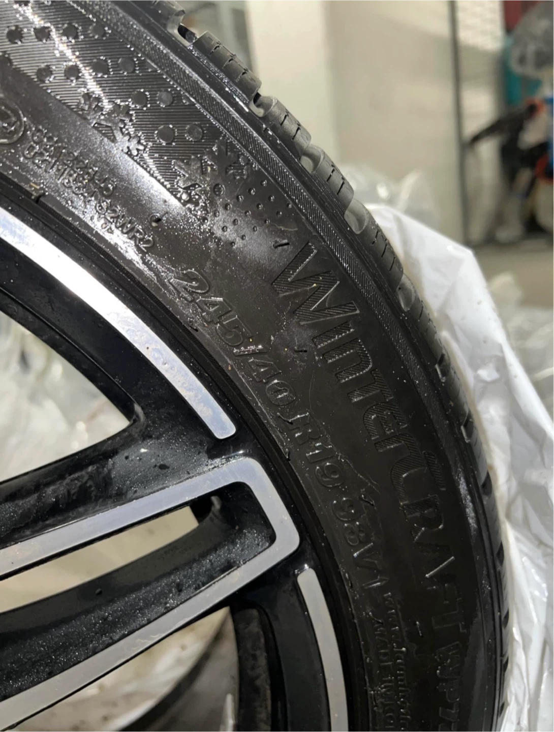 Set of Mercedes Benz E53 OEM rim - photo 2