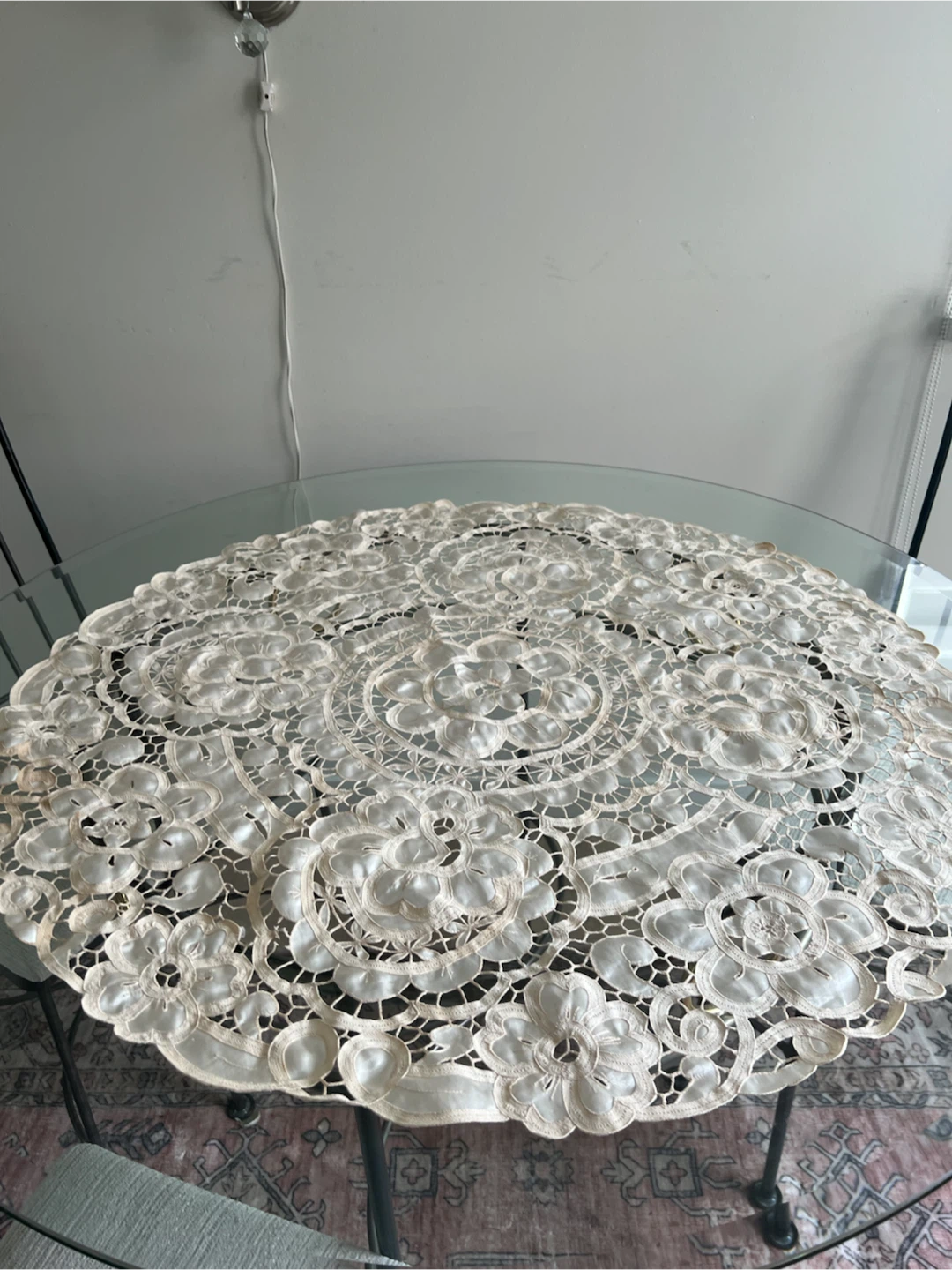 Vintage Round Lace Tablecloth - photo 2