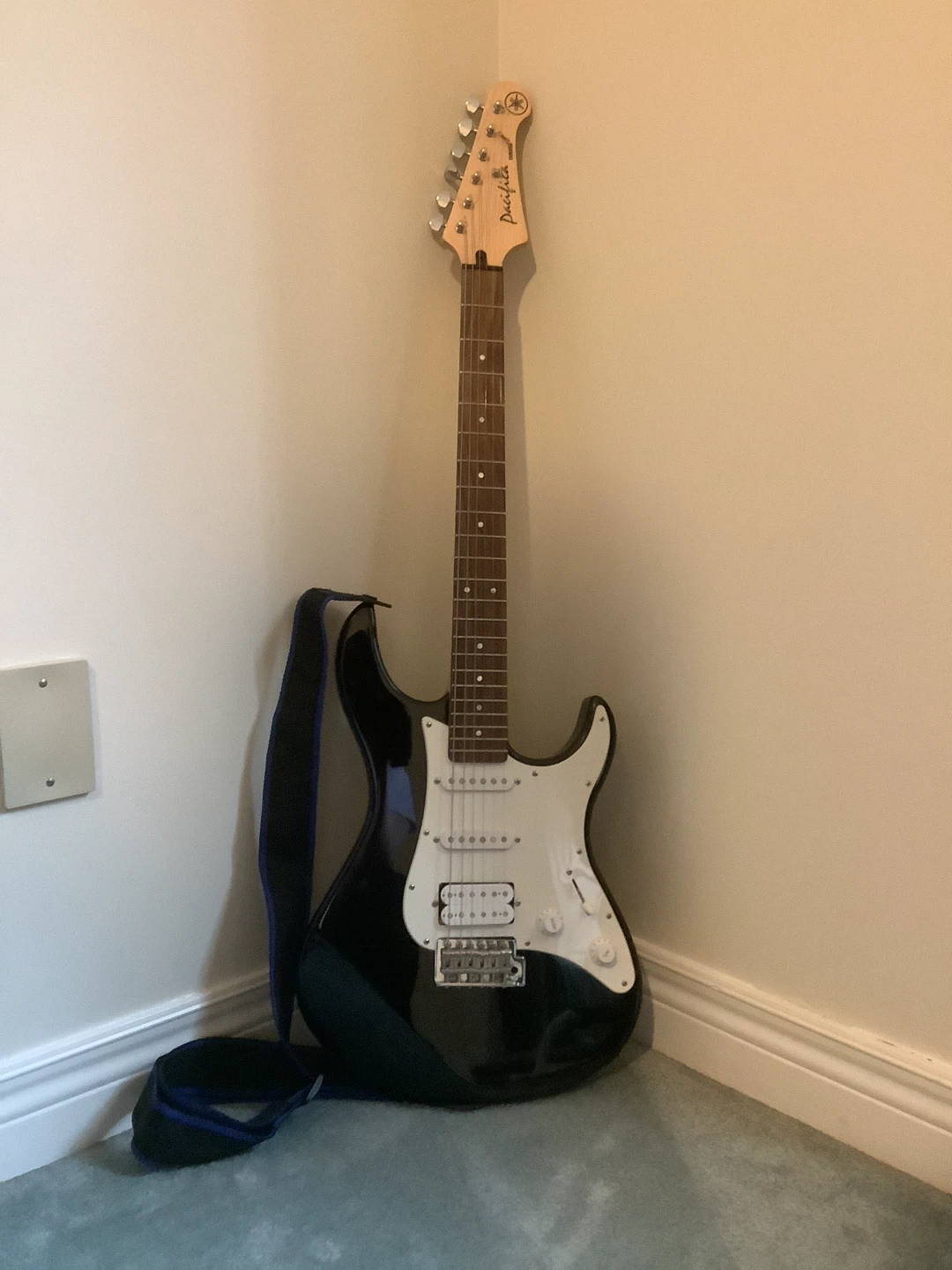 Yamaha Pacifica Electric Guitar