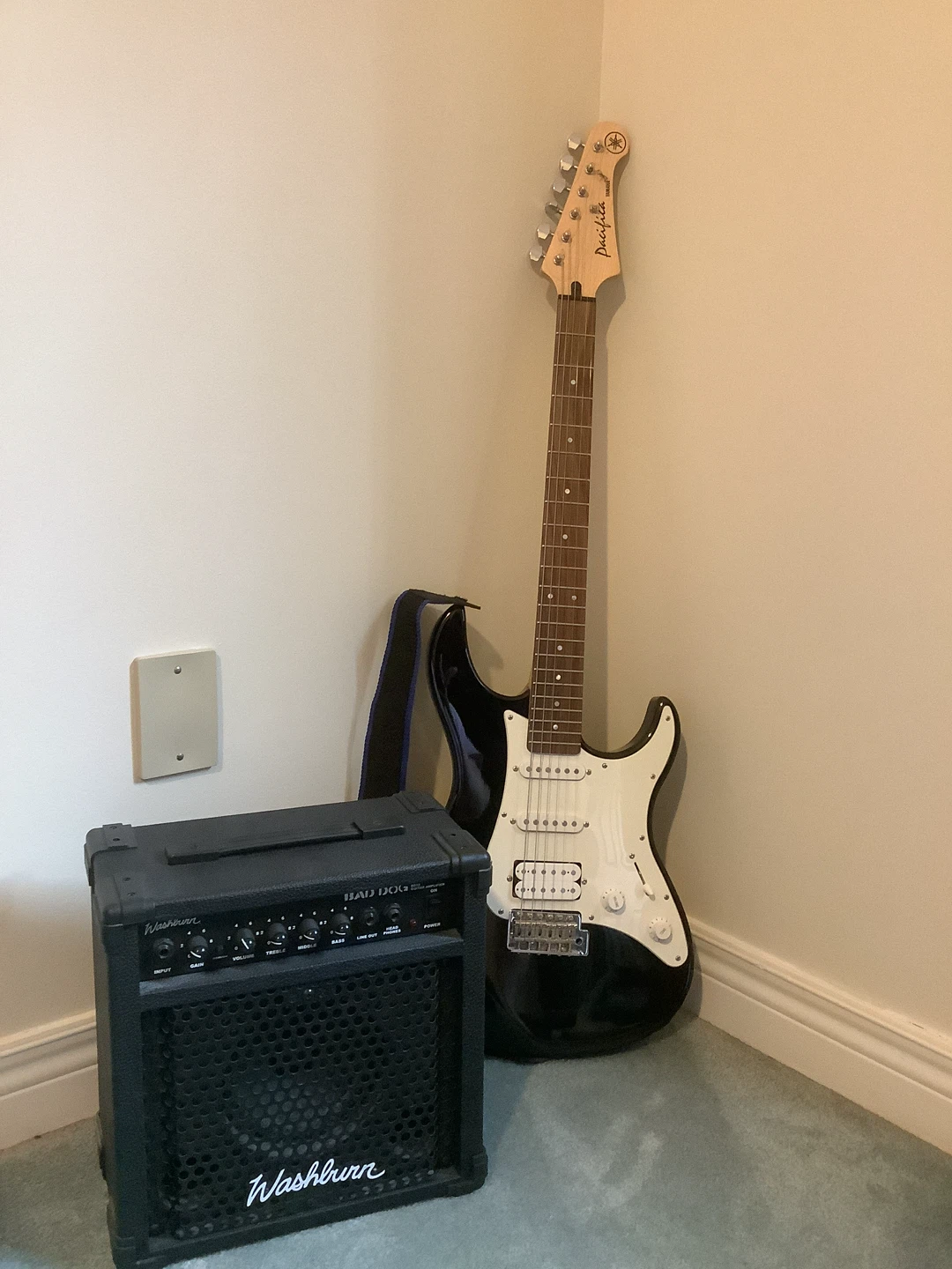 Yamaha Pacifica Electric Guitar - photo 2