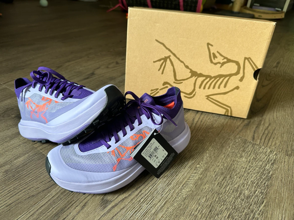 Women hiking shoes