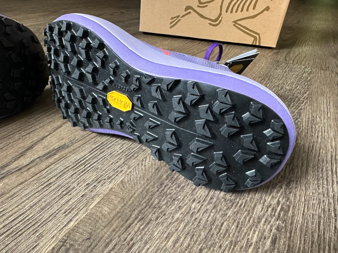 Women hiking shoes - photo 3